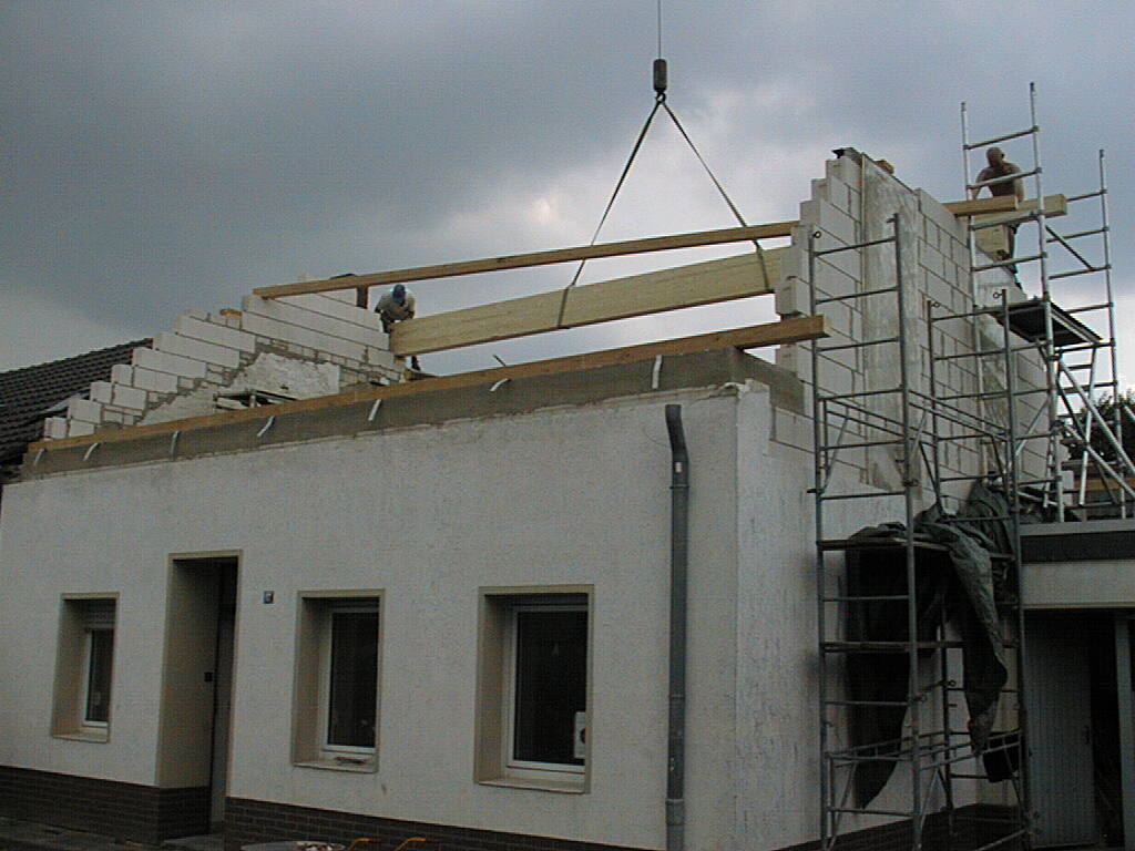 Baubegleitung: Beginn der Arbeiten am neuen Dachstuhl